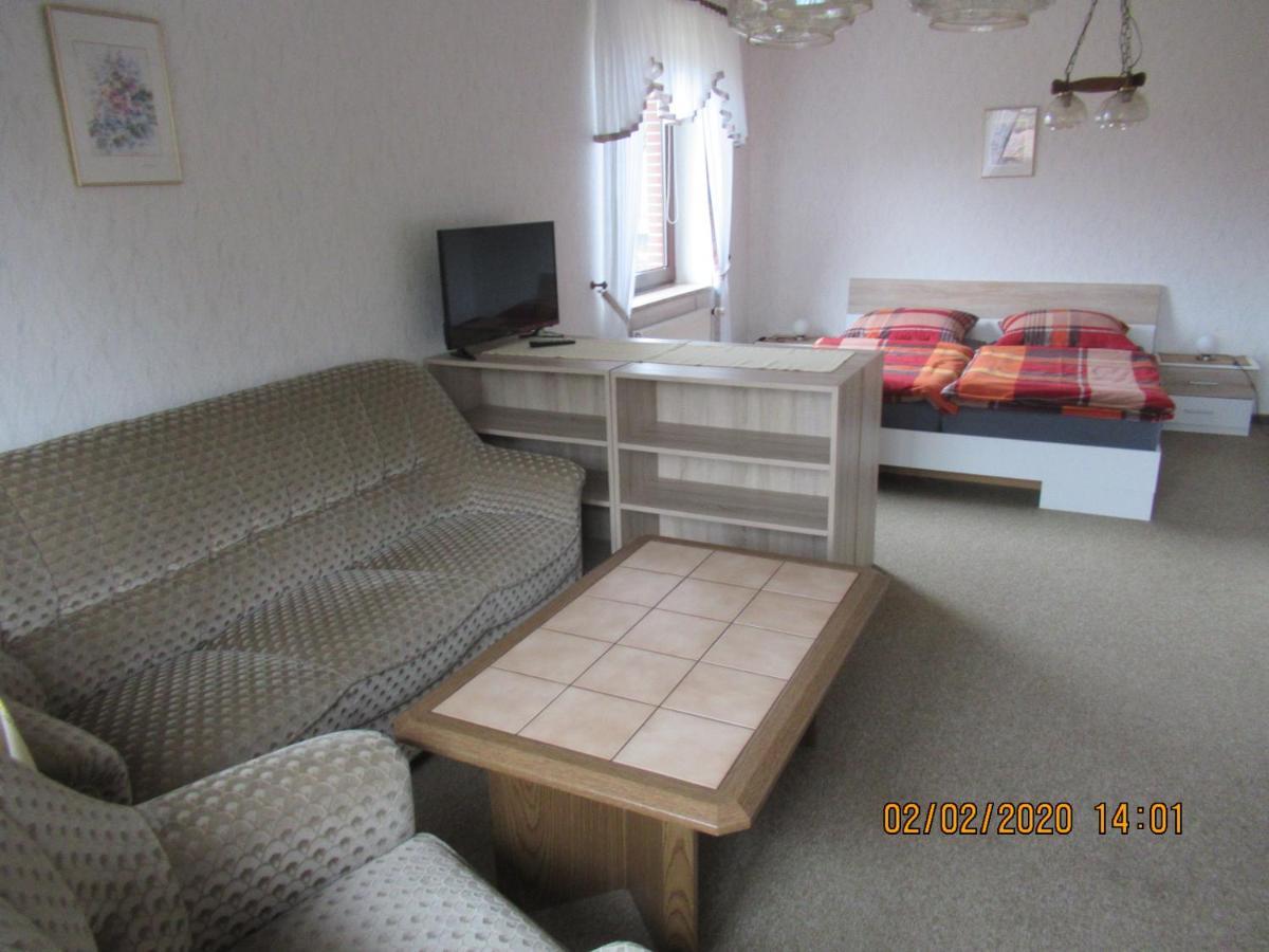 Ferienwohnung "Romaker" Jeersdorf Bagian luar foto