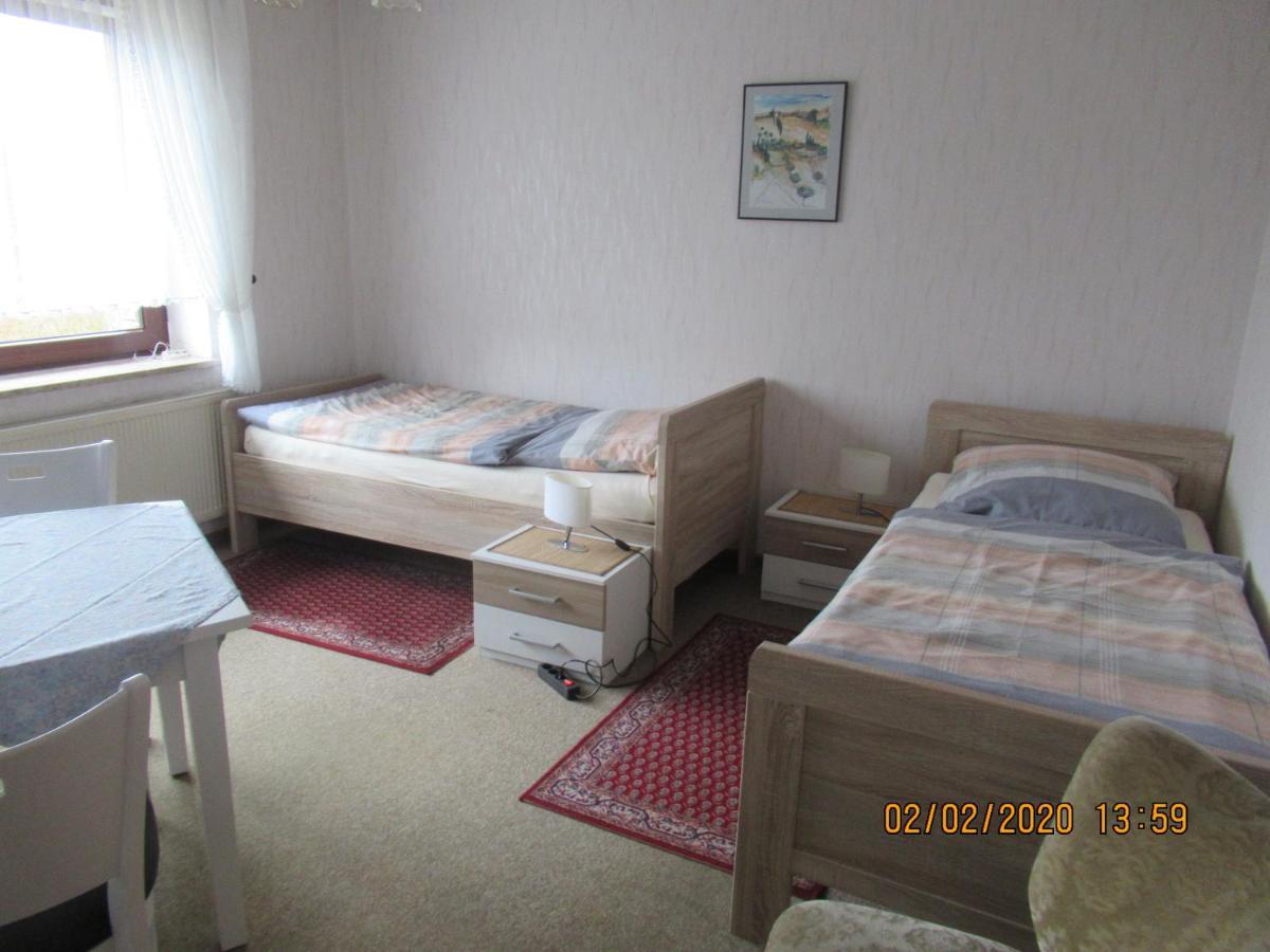 Ferienwohnung "Romaker" Jeersdorf Bagian luar foto